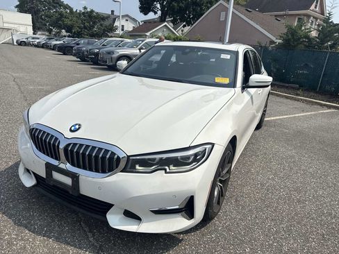 Used 2019 BMW 330i xDrive Sedan w/ Convenience Package AWD/4WD image 3