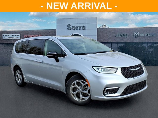 Used 2024 Chrysler Pacifica Limited FWD image 1