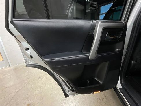 Used 2019 Toyota 4Runner SR5 RWD image 18