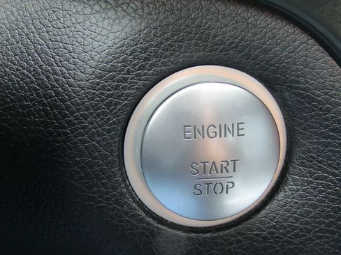 Used 2014 Mercedes-Benz ML 350 4MATIC image 29