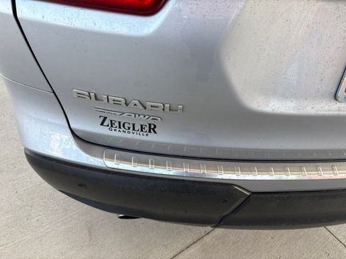 Used 2023 Subaru Ascent Limited w/ Technology Package AWD/4WD image 5