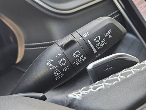 Used 2025 Jeep Grand Cherokee Limited RWD image 26