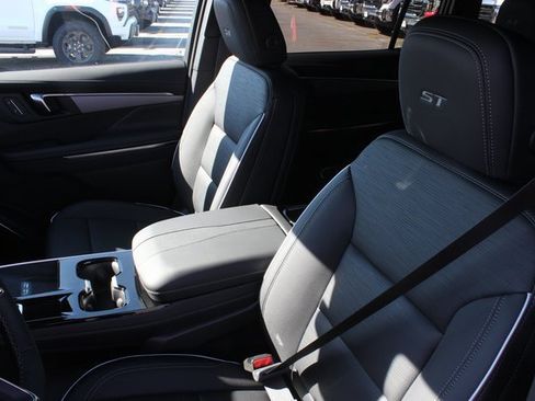 New 2026 Buick Enclave Sport Touring w/ Power Package image 2