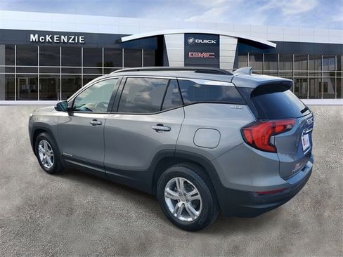 Used 2020 GMC Terrain SLE w/ Driver Convenience Package image 3