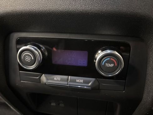 Used 2025 Buick Enclave Preferred image 18