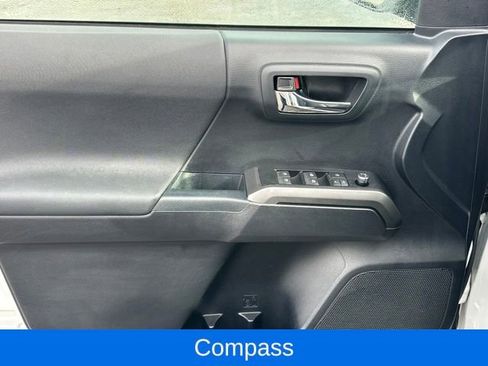 Used 2017 Toyota Tacoma TRD Off-Road image 14