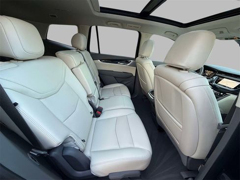 Used 2024 Cadillac XT6 Premium Luxury w/ Technology Package image 16