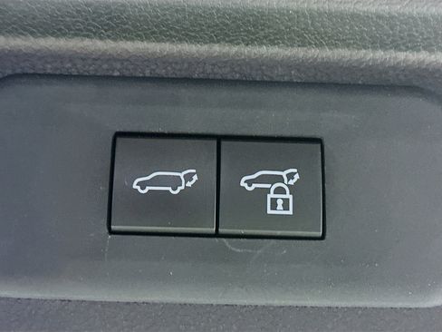 Used 2025 Toyota Grand Highlander FWD image 31