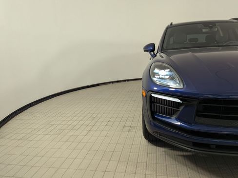 Certified 2024 Porsche Macan S AWD/4WD image 12