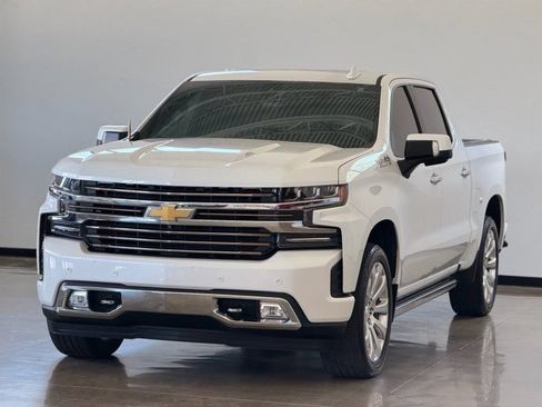 Used 2021 Chevrolet Silverado 1500 High Country w/ Technology Package AWD/4WD image 3