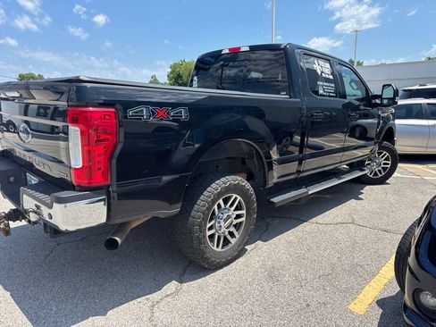 Used 2018 Ford F250 Lariat w/ Lariat Value Package AWD/4WD image 3