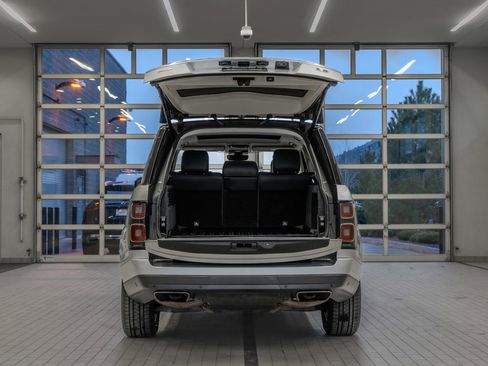 Used 2019 Land Rover Range Rover HSE image 16