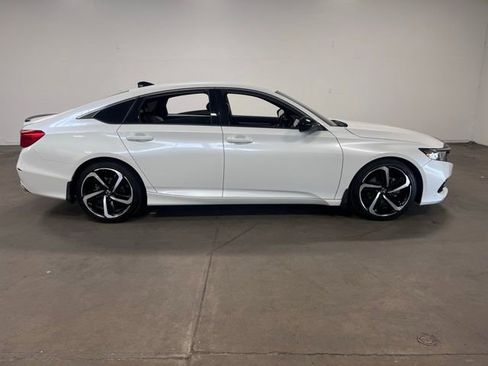 Used 2022 Honda Accord Sport image 2