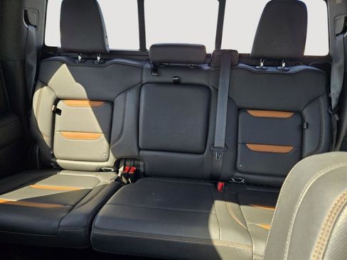 Used 2022 GMC Sierra 1500 AT4 w/ AT4 Premium Package image 5