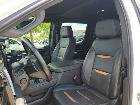 Used 2024 GMC Sierra 1500 AT4 w/ Technology Package AWD/4WD image 11