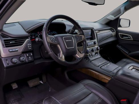 Used 2019 GMC Yukon XL Denali image 17
