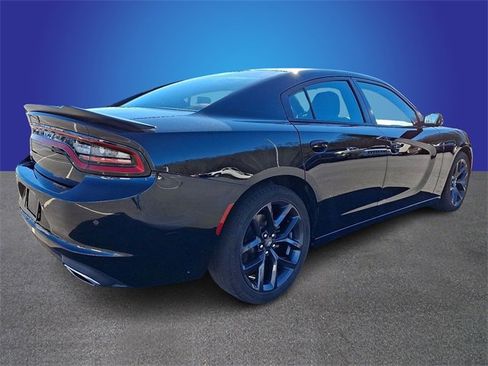Used 2020 Dodge Charger SXT w/ Blacktop Package image 4