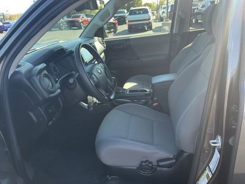 Used 2022 Toyota Tacoma SR image 12