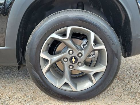Certified 2026 Chevrolet Trax LT w/ Driver Confidence Package FWD image 32