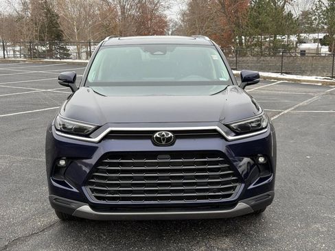 Certified 2025 Toyota Grand Highlander AWD image 12