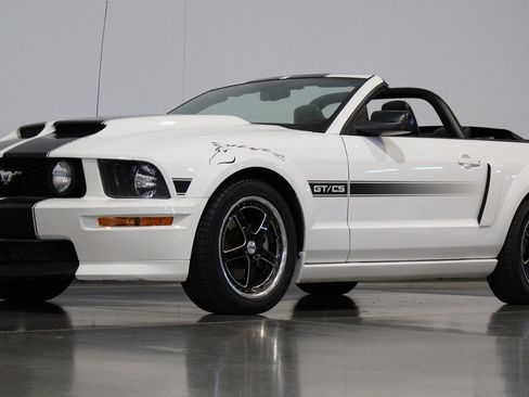 Used 2007 Ford Mustang GT RWD image 38