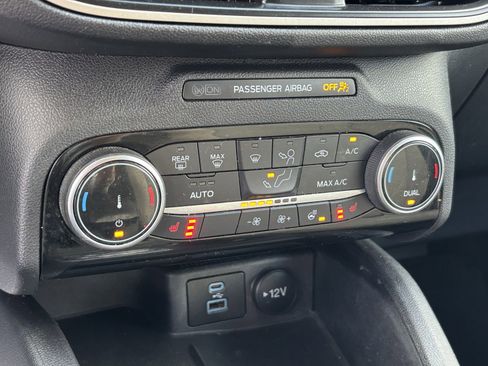 Used 2022 Ford Escape SE w/ Convenience Package image 21