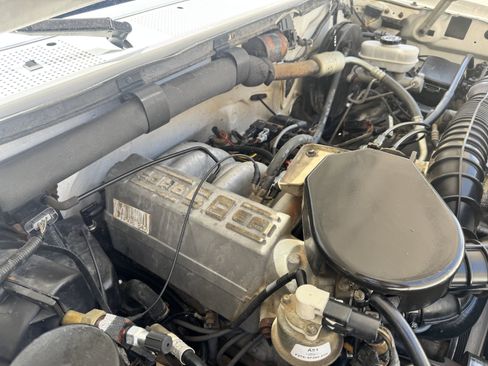 Used 1993 Ford Bronco XLT AWD/4WD image 25