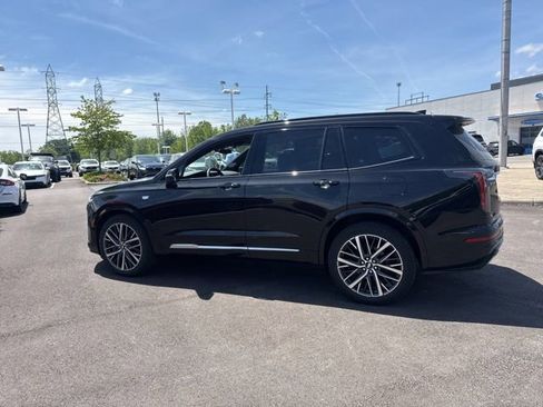Used 2025 Cadillac XT6 Sport w/ LPO, Floor Liner Package AWD/4WD image 13