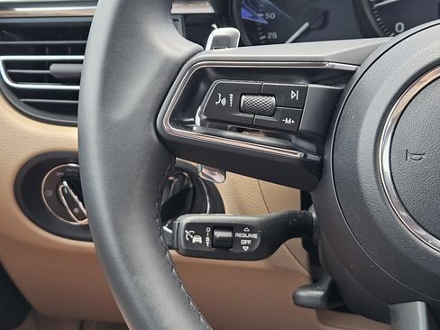Certified 2026 Porsche Macan AWD/4WD image 26
