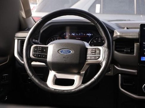 Used 2024 Ford Expedition Max XLT image 24