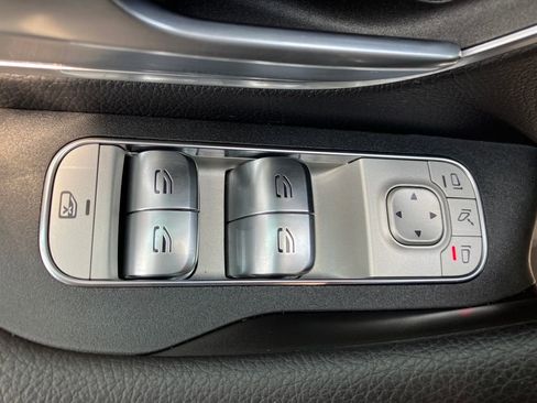 Used 2025 Mercedes-Benz GLE 350 4MATIC image 28