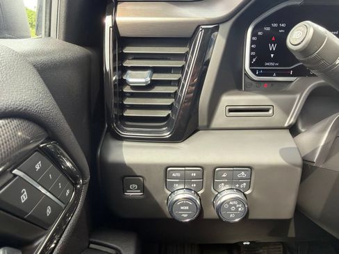 Used 2023 GMC Sierra 1500 AT4 w/ AT4 Preferred Package AWD/4WD image 18