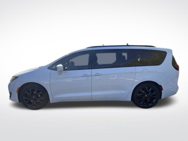 Used 2020 Chrysler Pacifica Touring-L w/ Advanced Safetytec Group FWD image 2