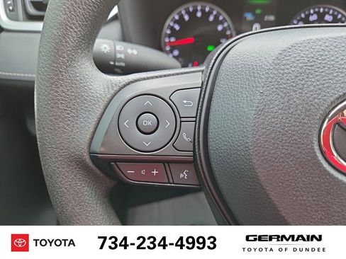 Used 2022 Toyota RAV4 XLE AWD/4WD image 26