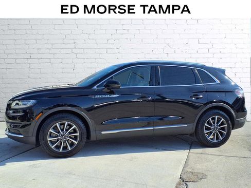 Used 2022 Lincoln Nautilus FWD image 2