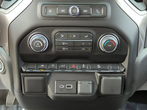 Used 2026 Chevrolet Silverado 1500 Custom Trail Boss w/ LPO, Dark Essentials Package AWD/4WD image 17