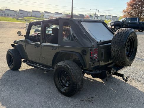 Used 2016 Jeep Wrangler Unlimited Sport AWD/4WD image 6
