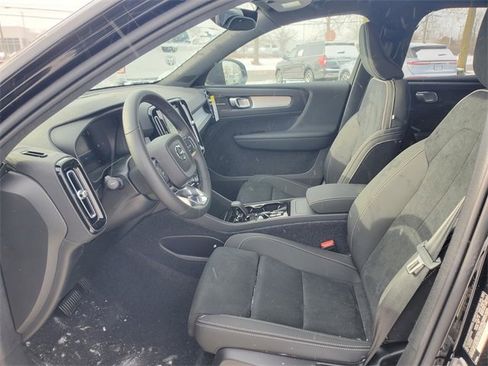 New 2026 Volvo XC40 B5 Ultra w/ Protection Package Premier image 13