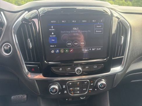 Used 2023 Chevrolet Traverse RS AWD/4WD image 19