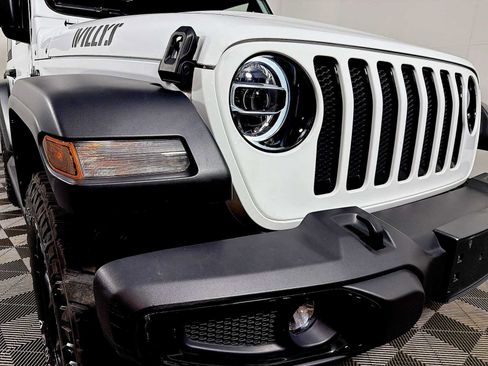 Used 2021 Jeep Wrangler Sport AWD/4WD image 24