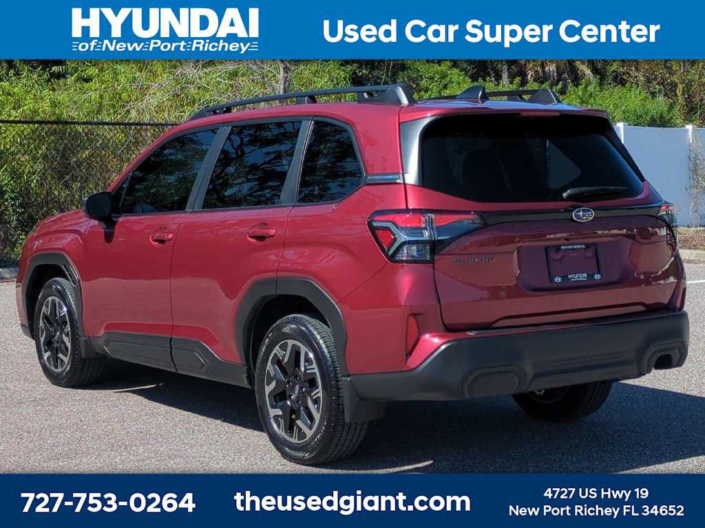 Used 2025 Subaru Forester Premium AWD/4WD image 3