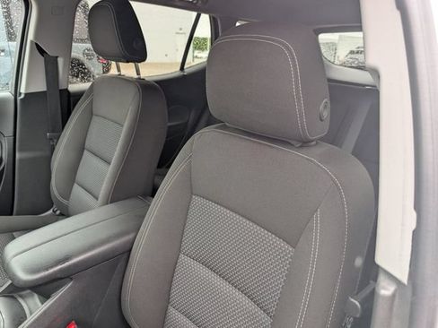 Used 2024 GMC Terrain SLE FWD image 10