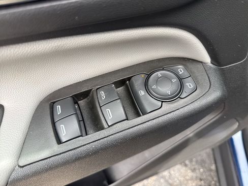 Used 2023 Chevrolet Equinox LS image 13