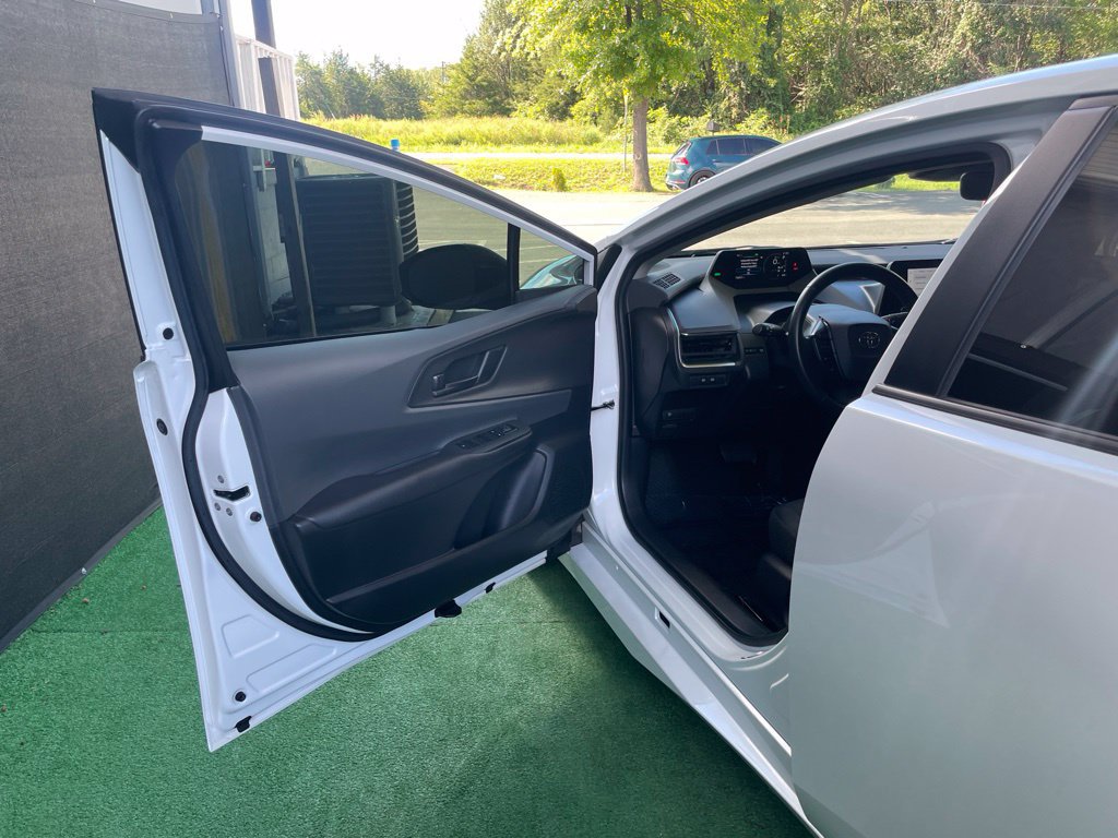 Used 2023 Toyota Prius LE FWD image 32
