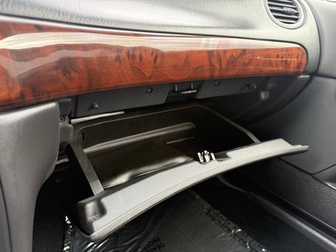 Used 2002 Chrysler Concorde Limited image 22