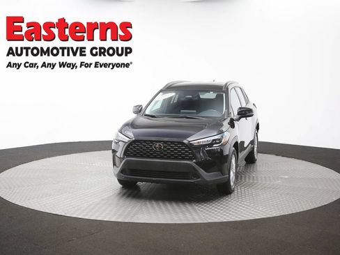 Used 2025 Toyota Corolla Cross LE FWD image 52