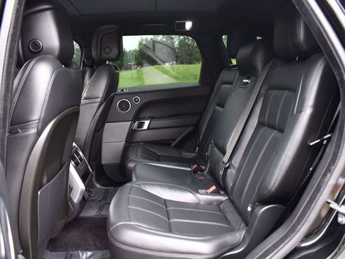 Used 2020 Land Rover Range Rover Sport SE image 22