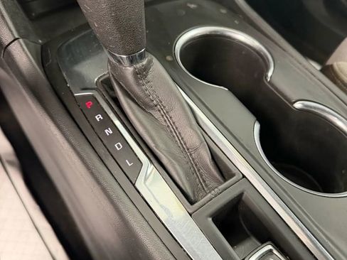 Used 2020 Chevrolet Equinox LS w/ LS Convenience Package image 17