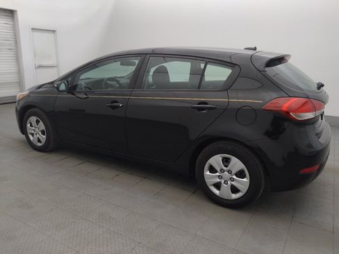 Used 2017 Kia Forte LX FWD image 3