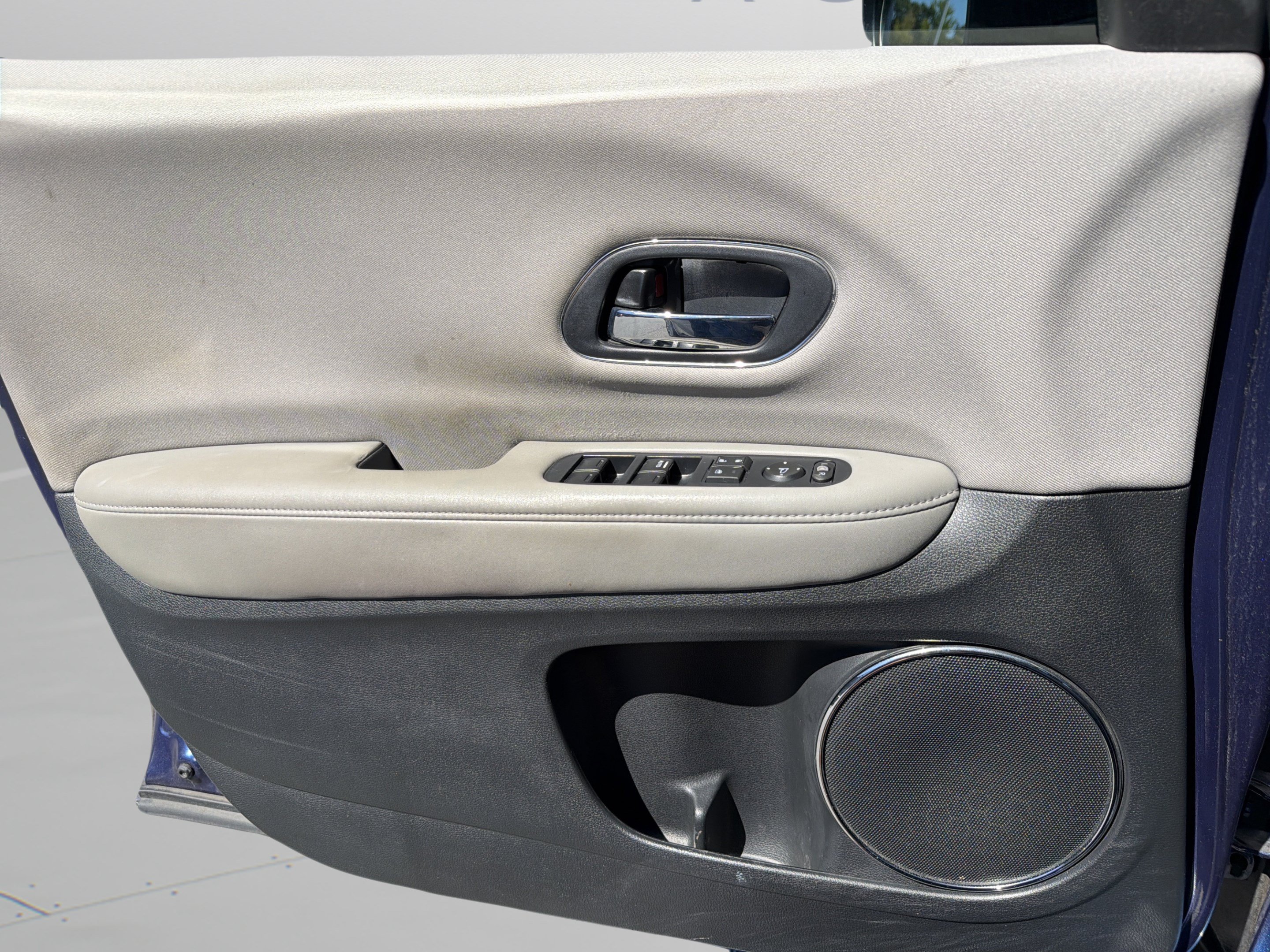 Used 2017 Honda HR-V EX image 24